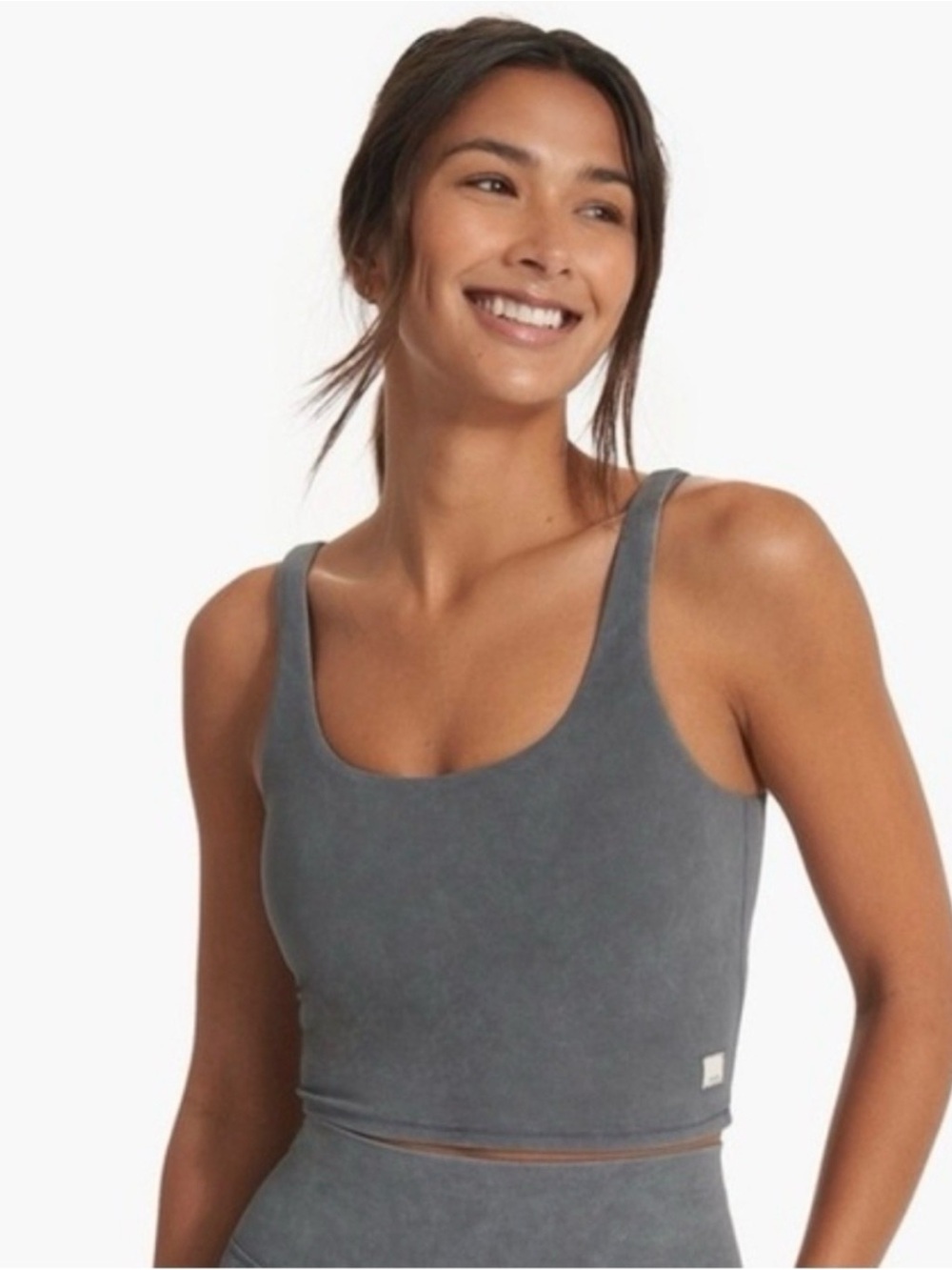 Vuori daily cropped tank in heathered grey color